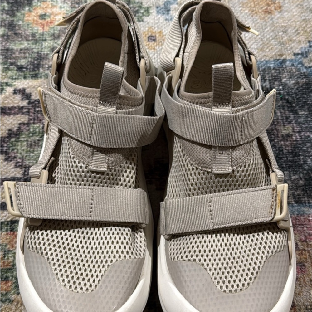 Teva women’s outflow sandals/shoes